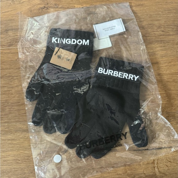 BURBERRY-AUTHENTIC (NWT) Unisex Black Cashmere Knit Gloves with Embroidery - Picture 6 of 15